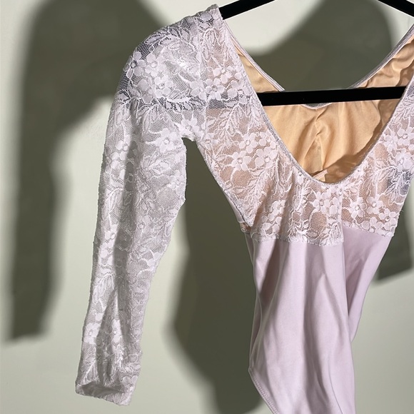 White lace 3/4 sleeve Class In leotard! - Picture 3 of 4